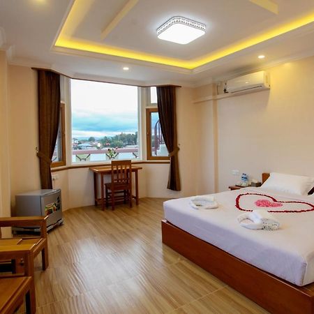 Five One Star Hotel Nyaung Shwe Bagian luar foto