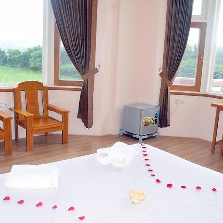 Five One Star Hotel Nyaung Shwe Bagian luar foto