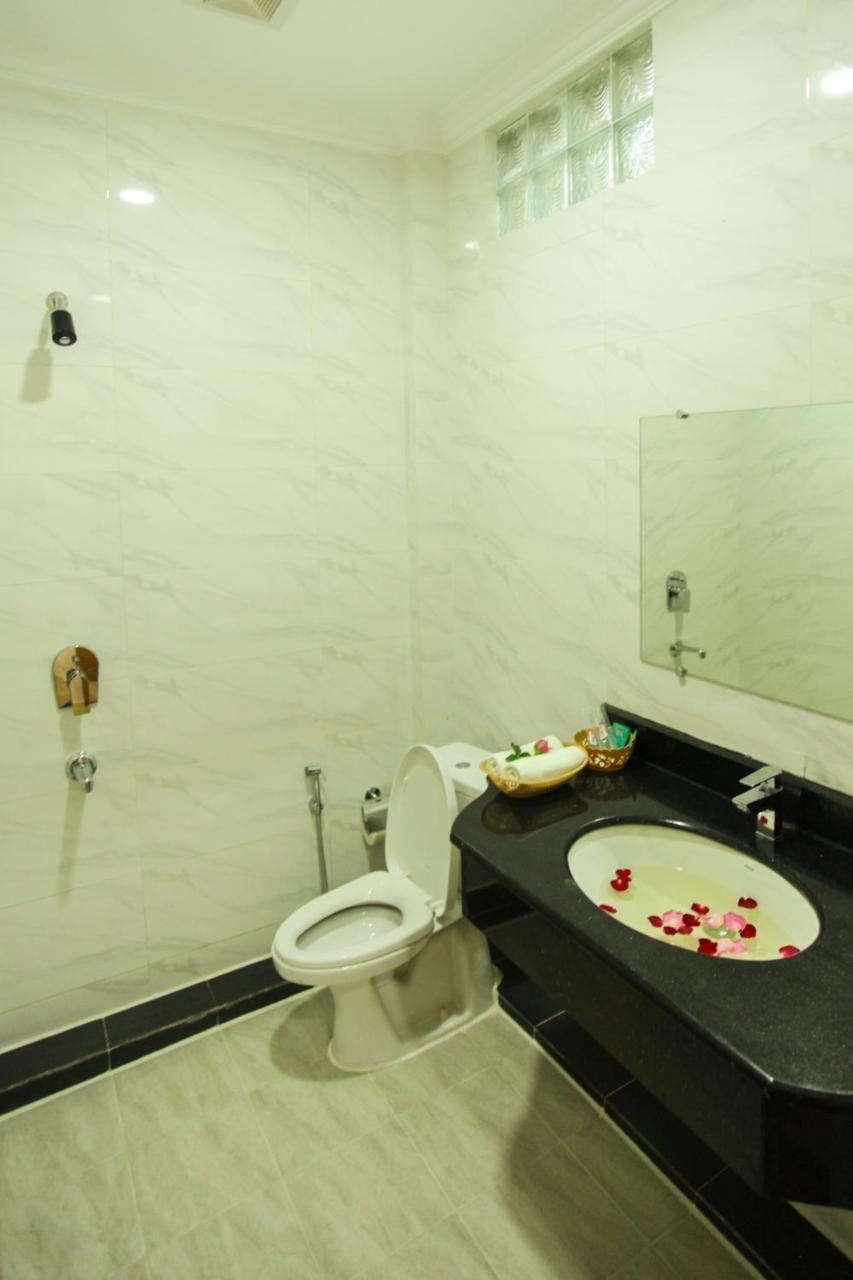 Five One Star Hotel Nyaung Shwe Bagian luar foto