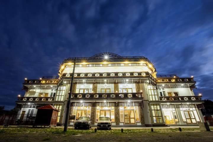 Five One Star Hotel Nyaung Shwe Bagian luar foto
