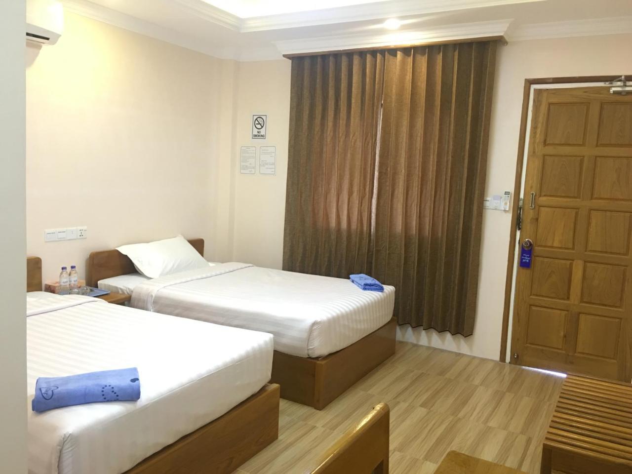 Five One Star Hotel Nyaung Shwe Bagian luar foto